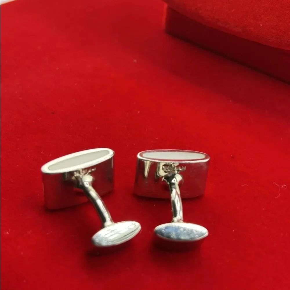 Free with item Silver and White Cufflinks slightly cracked